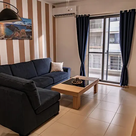 Daire Cobalt Canopy A Spacious 2 Bedroom *