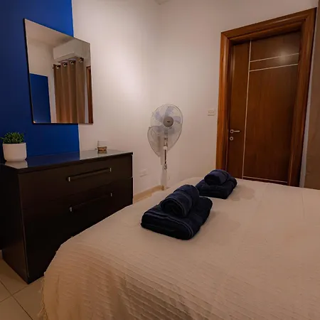 Daire Cobalt Canopy A Spacious 2 Bedroom St. Paul's Bay