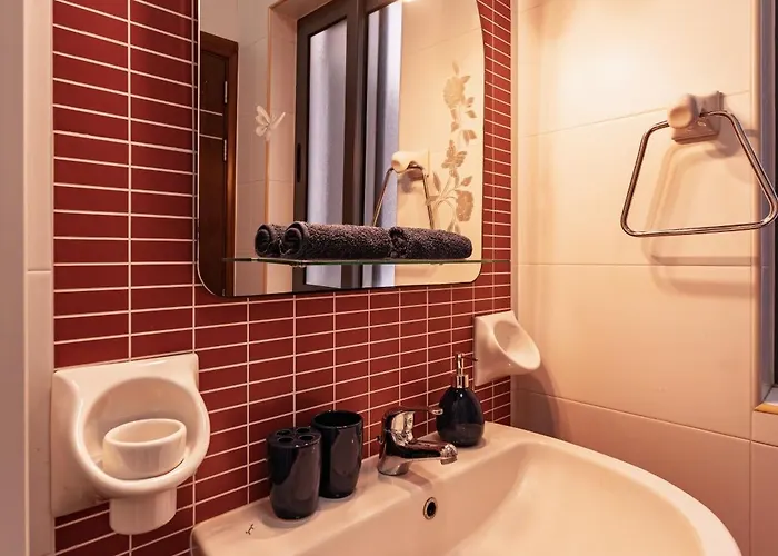 Cobalt Canopy A Spacious 2 Bedroom Daire