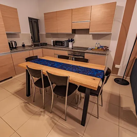 Cobalt Canopy A Spacious 2 Bedroom * St. Paul's Bay
