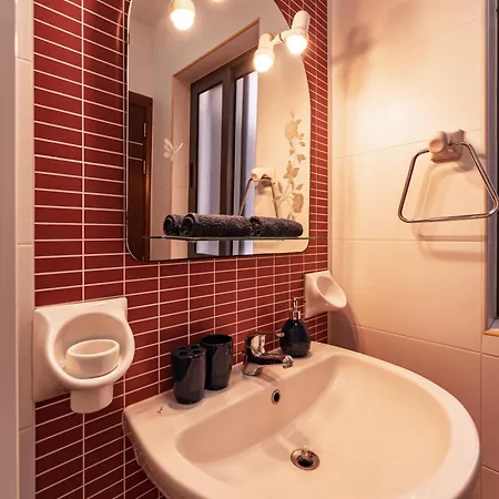 Cobalt Canopy A Spacious 2 Bedroom Appartement