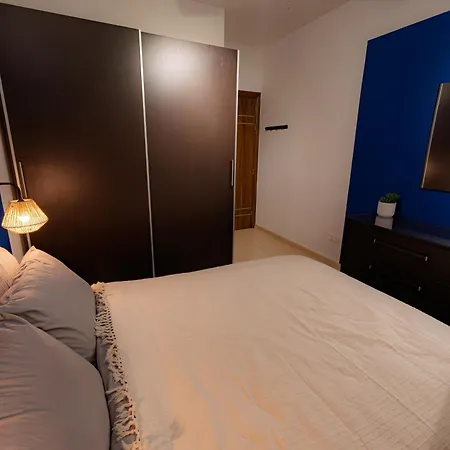 Apartment Cobalt Canopy A Spacious 2 Bedroom St. Paul's Bay