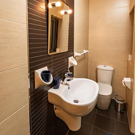 Cobalt Canopy A Spacious 2 Bedroom Appartement *