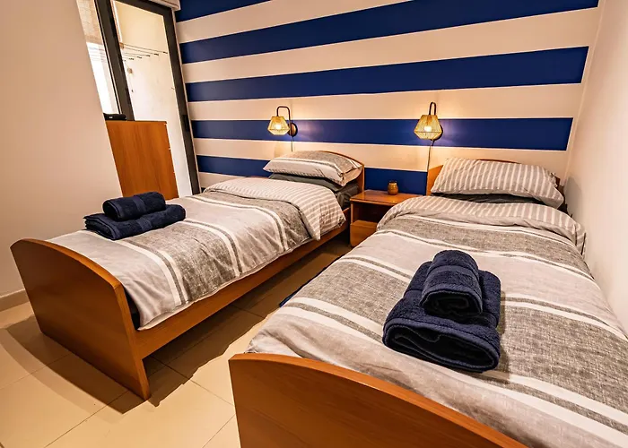 Cobalt Canopy A Spacious 2 Bedroom *