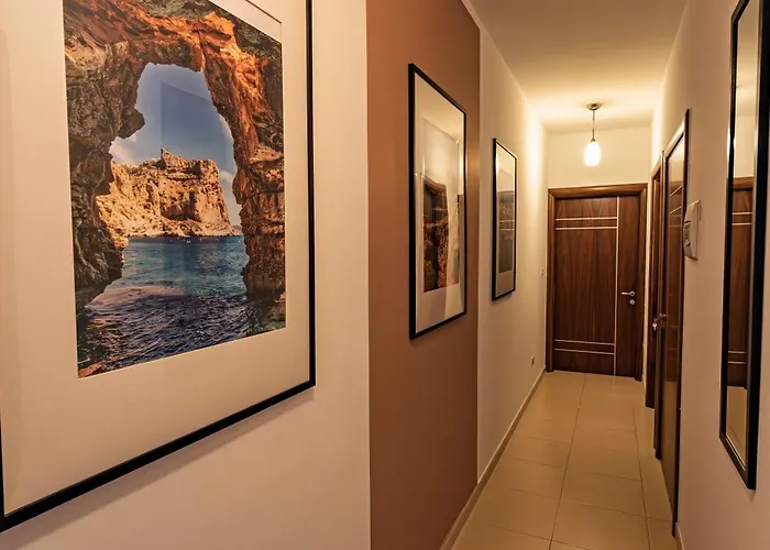 Cobalt Canopy A Spacious 2 Bedroom Appartement St. Paul's Bay