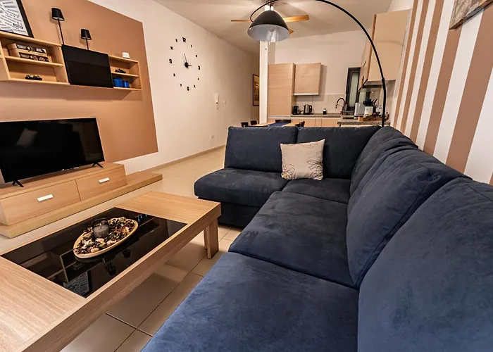 Cobalt Canopy A Spacious 2 Bedroom Apartament *