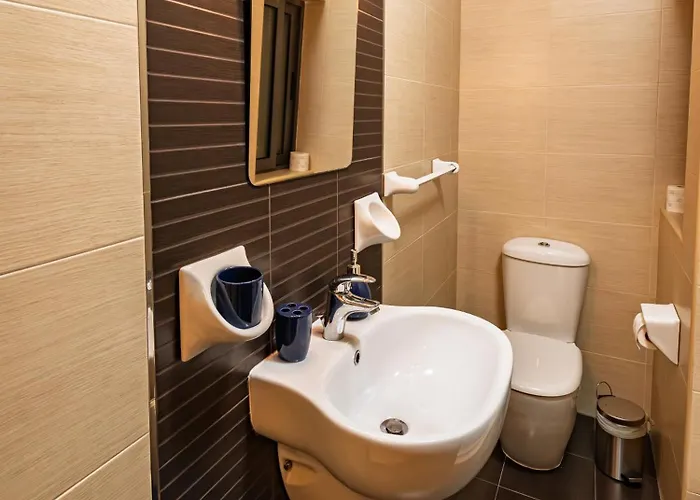 Cobalt Canopy A Spacious 2 Bedroom Apartament *