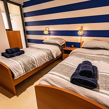 Cobalt Canopy A Spacious 2 Bedroom *